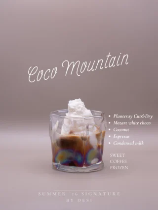 🥥 Coco Mountain 🏔️
Koktejl jako stvořený pro horké letní dny.

Dokonalé spojení výběrové kávy, kokosu, likéru z bílé čokolády a prémiového kokosového rumu Planteray Cut & Dry vytváří svěží koktejl, který příjemně osvěží i povzbudí.

Objevte naše letní limitované speciality a dopřejte si chuť léta ve sklenici. 🍸☀️